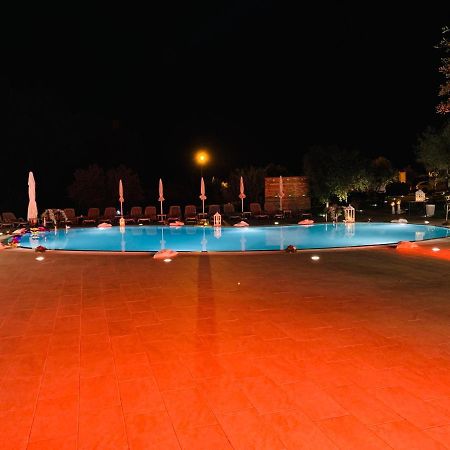 Agriturismo Il Castagneto Padula Eksteriør billede