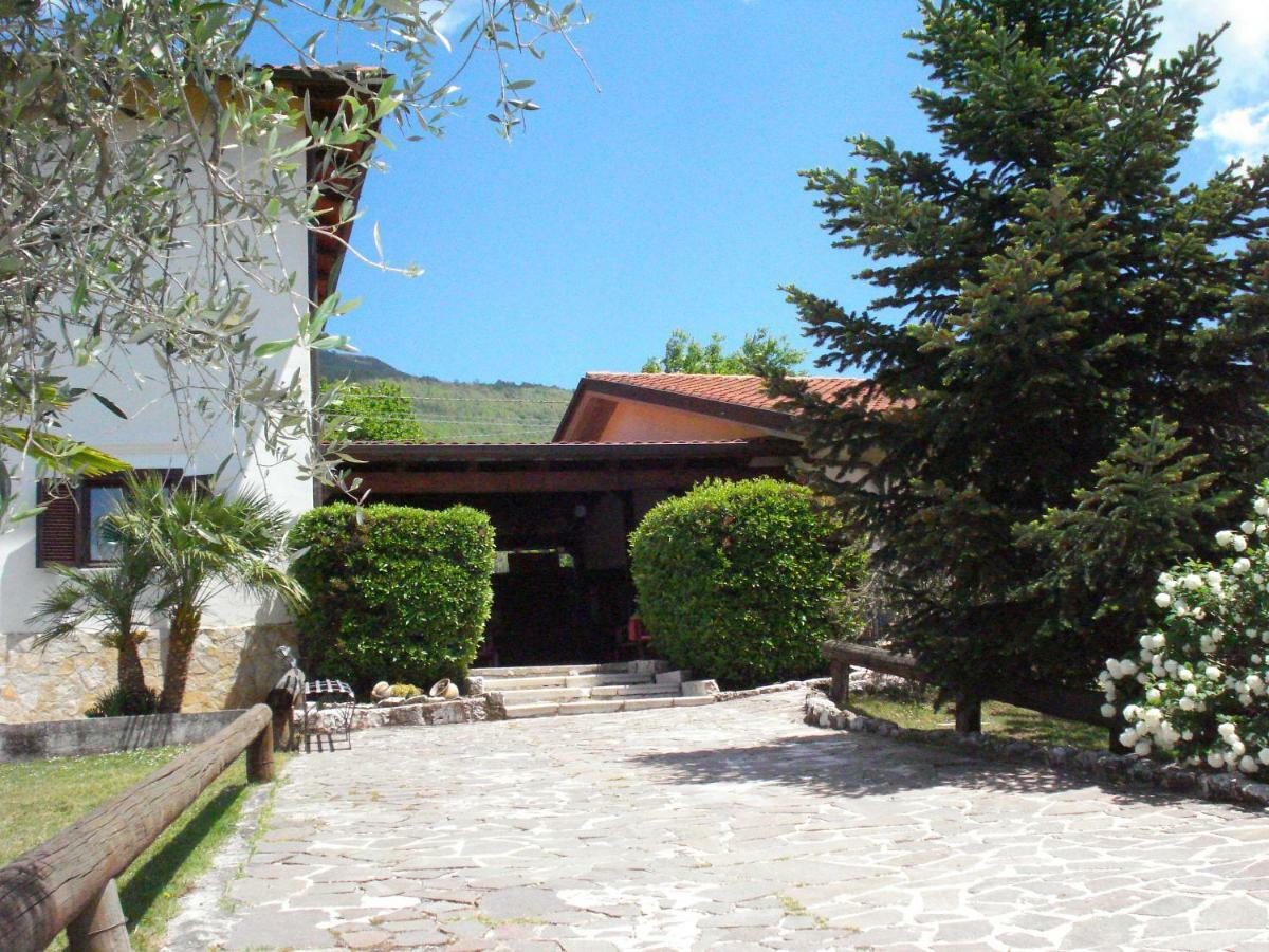 Agriturismo Il Castagneto Padula Eksteriør billede