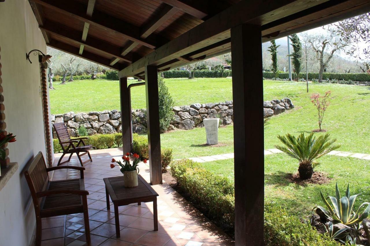 Agriturismo Il Castagneto Padula Eksteriør billede