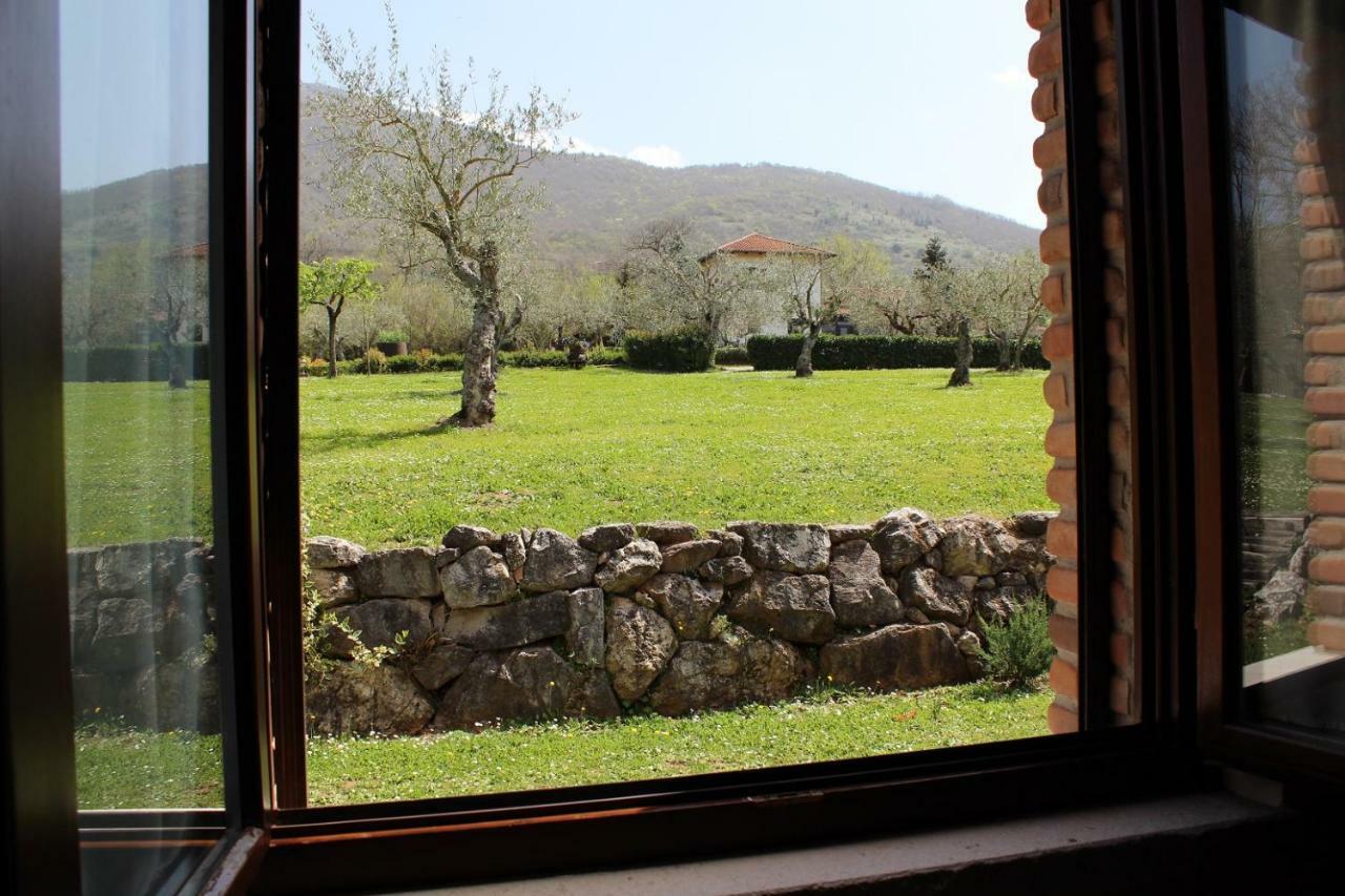 Agriturismo Il Castagneto Padula Eksteriør billede