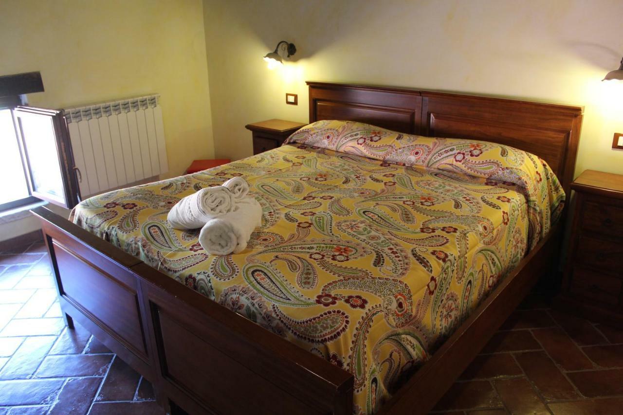 Agriturismo Il Castagneto Padula Eksteriør billede