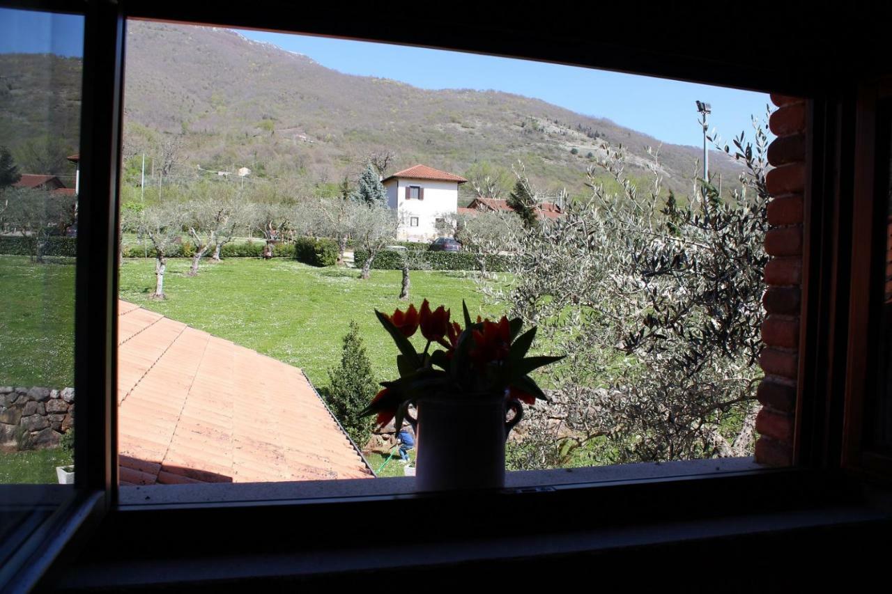 Agriturismo Il Castagneto Padula Eksteriør billede