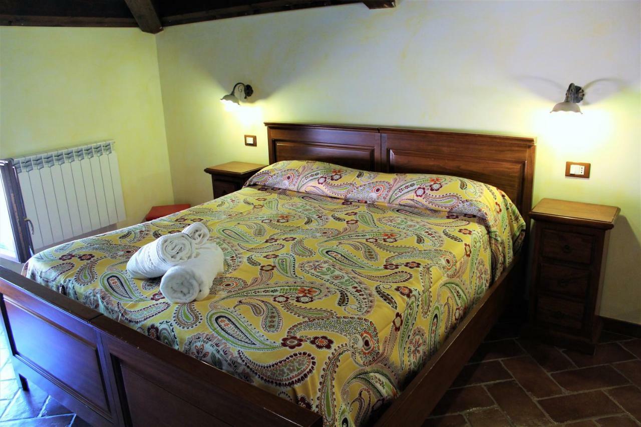 Agriturismo Il Castagneto Padula Eksteriør billede