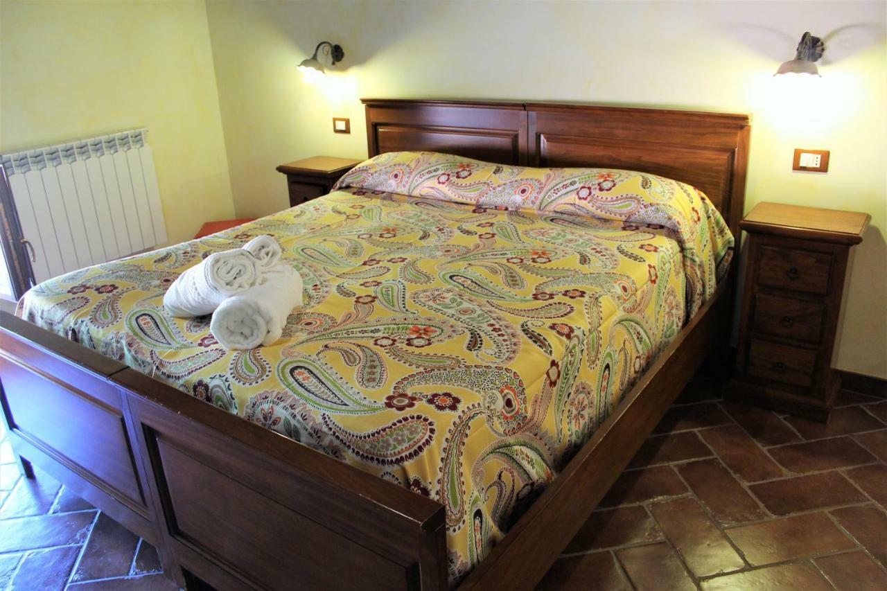 Agriturismo Il Castagneto Padula Eksteriør billede