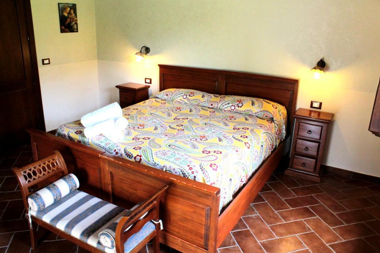 Agriturismo Il Castagneto Padula Eksteriør billede