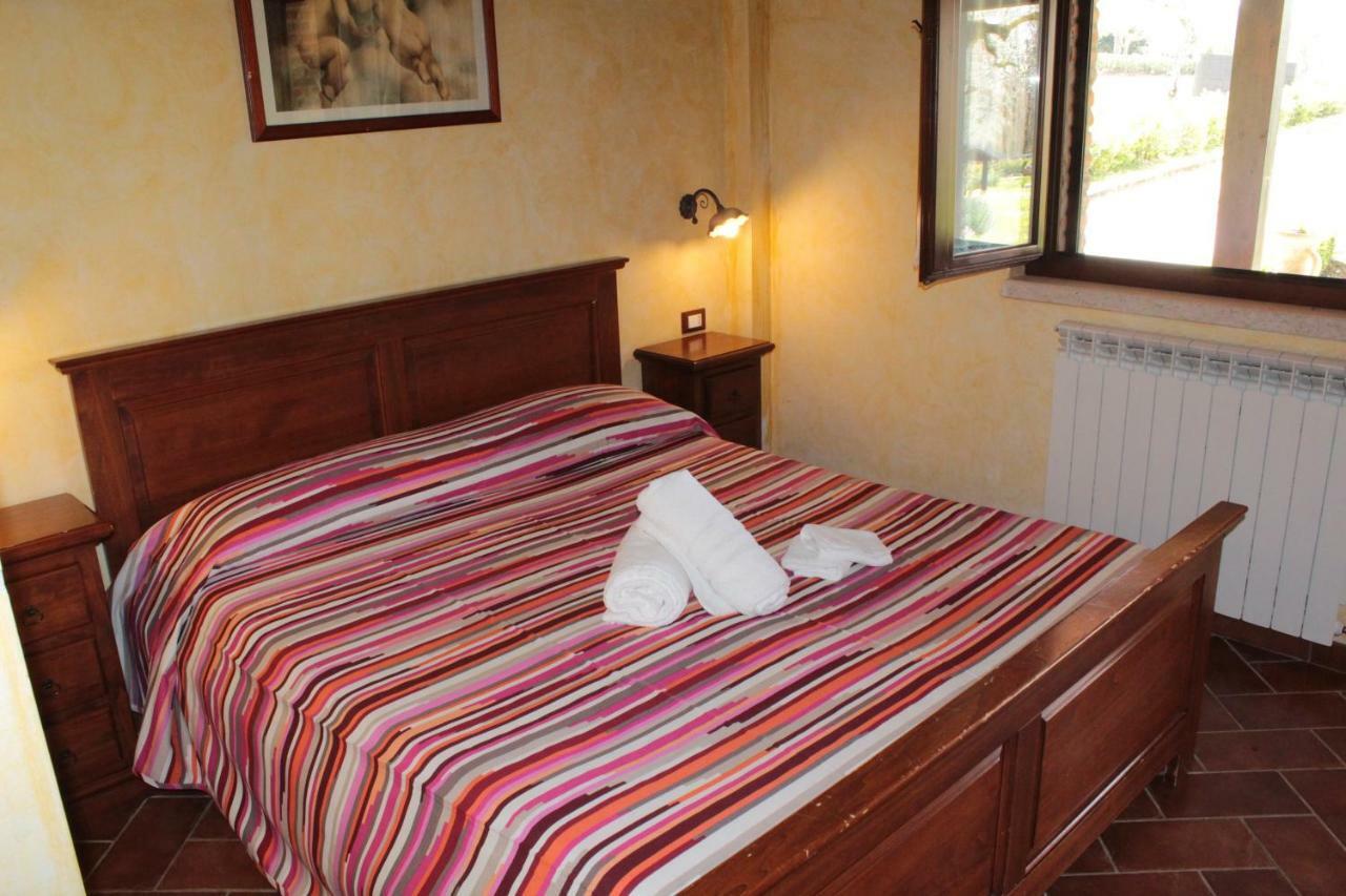 Agriturismo Il Castagneto Padula Eksteriør billede