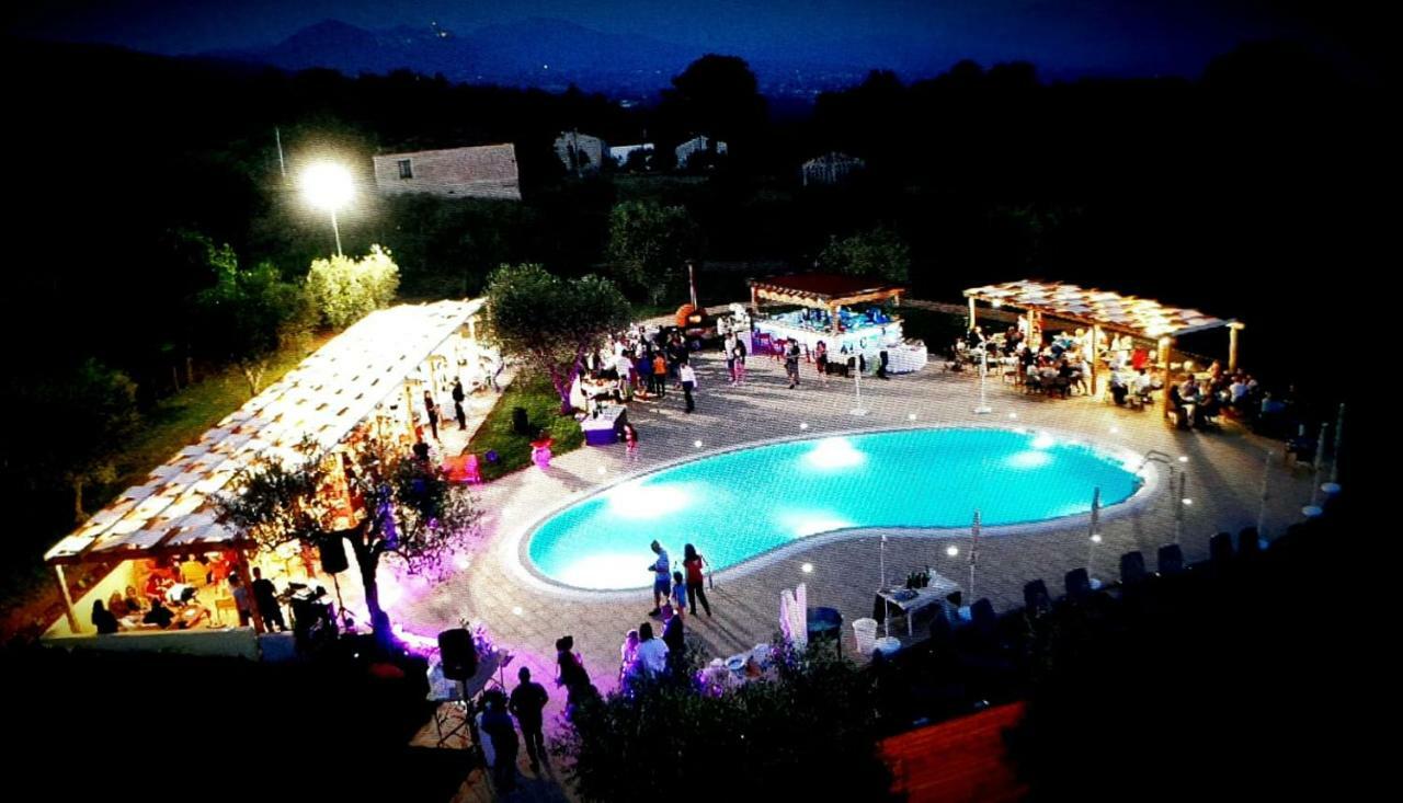 Agriturismo Il Castagneto Padula Eksteriør billede